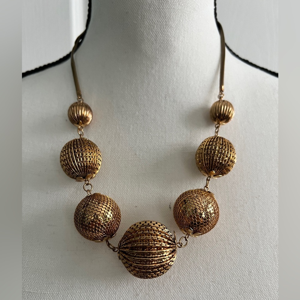 Elegant Gold Beaded Necklace